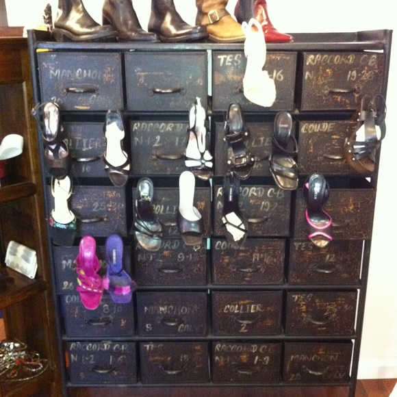 Welcome to my boutique and personal collections!❤️ - Picture 1 of 2